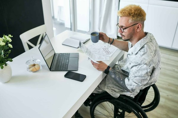 Come implementare un sistema di gestione ambientale ISO 14001 in un'industria manifatturiera?