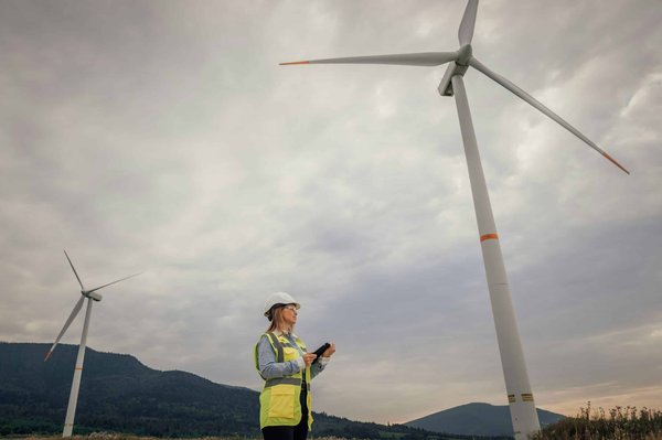 In che modo la regolazione del turbocompressore può influenzare le prestazioni di un veicolo sportivo?